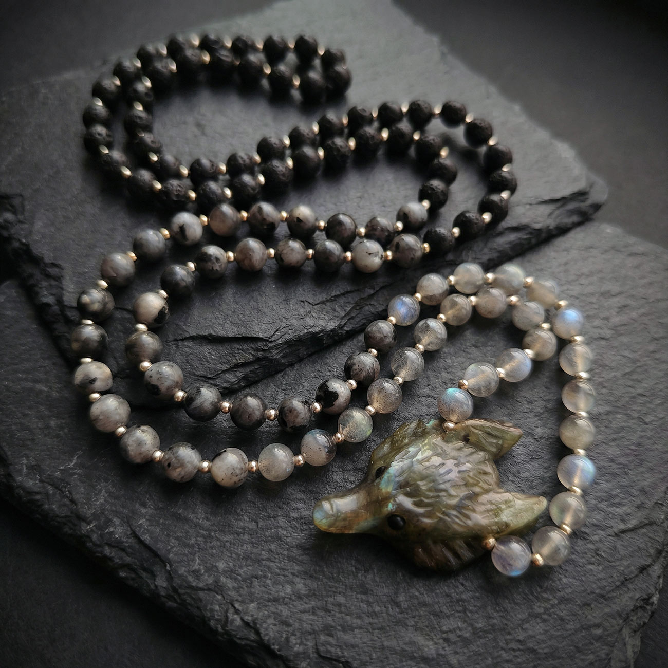 Мала «LA LOBA» (лабрадорит + лаврикіт + лава)