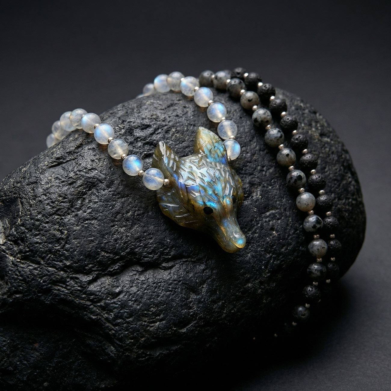 Мала «LA LOBA» (лабрадорит + лаврикіт + лава)