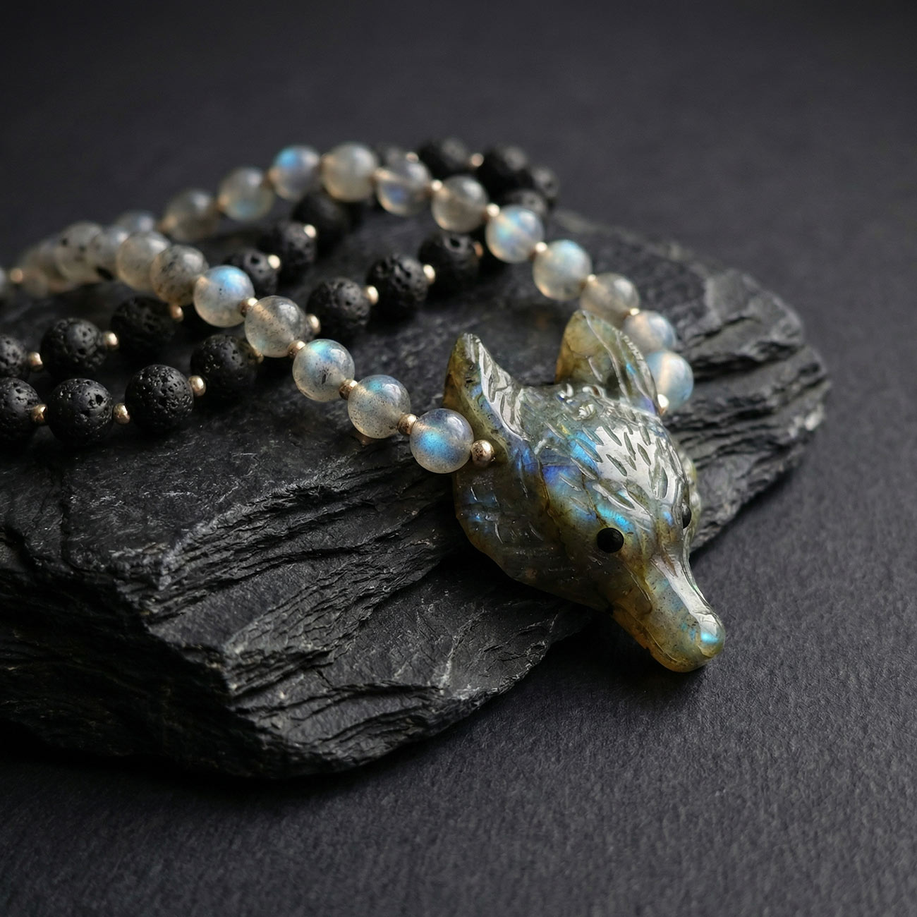 Мала «LA LOBA» (лабрадорит + лаврикіт + лава)