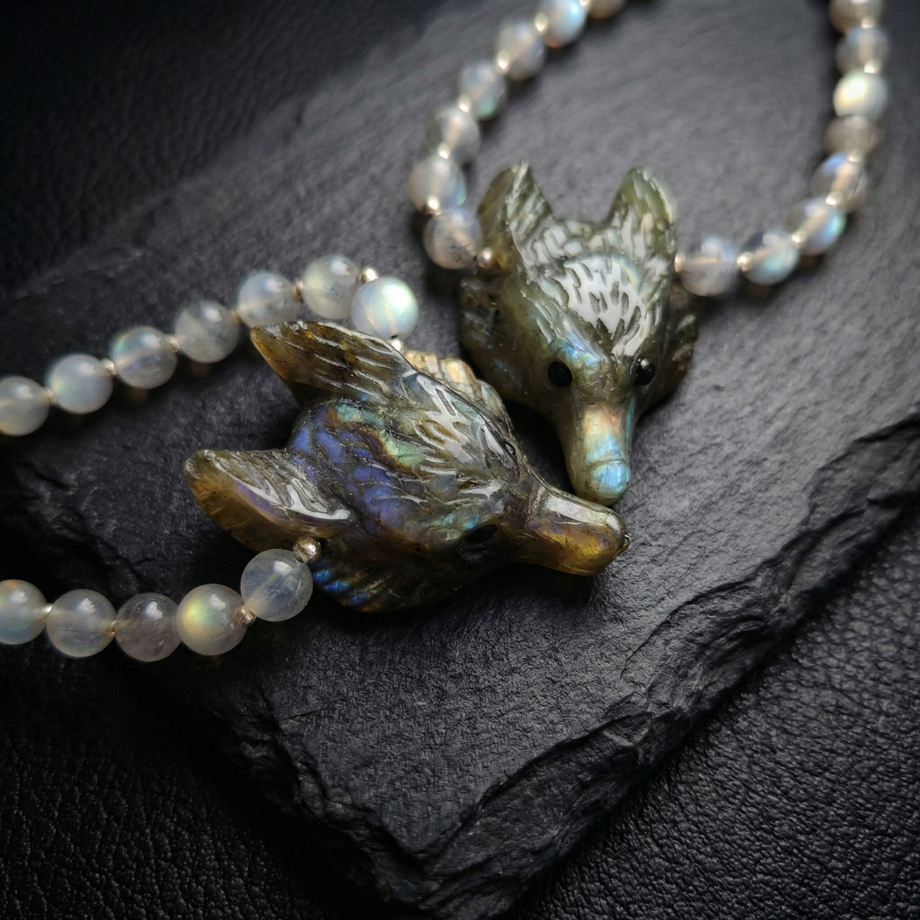 Мала «LA LOBA» (лабрадорит + лаврикіт + лава)